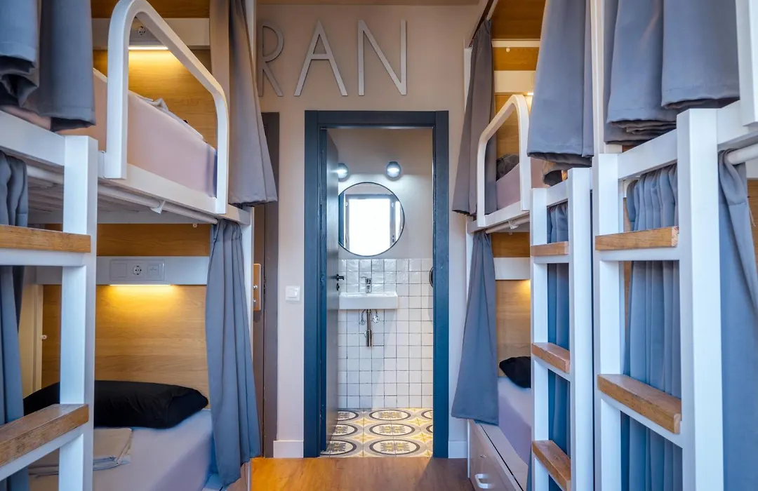 Factory Hostels Barcelona-1